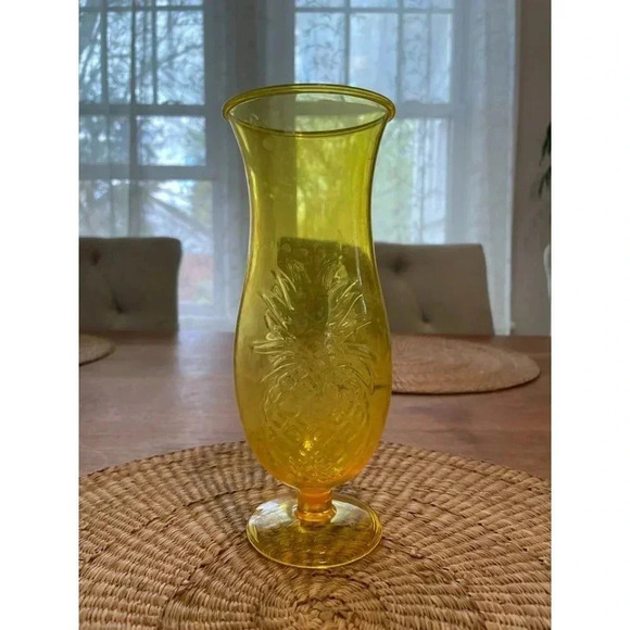 Yellow Pineapple Cocktail Glass - Picture 1 of 6